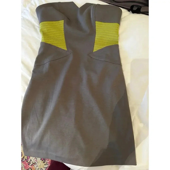 BCBGeneration Women’s Green Back Zipped Mini Dress Size 6 - Picture 3 of 6